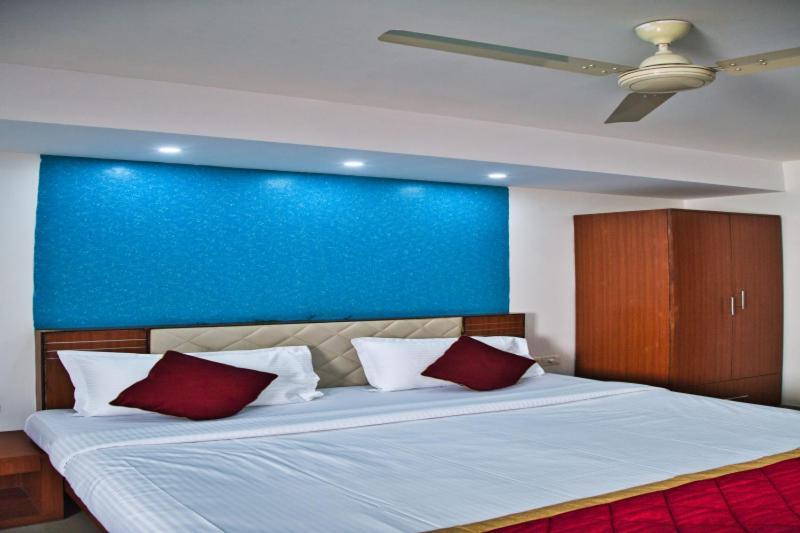 Business Inn Bangalore Exterior photo